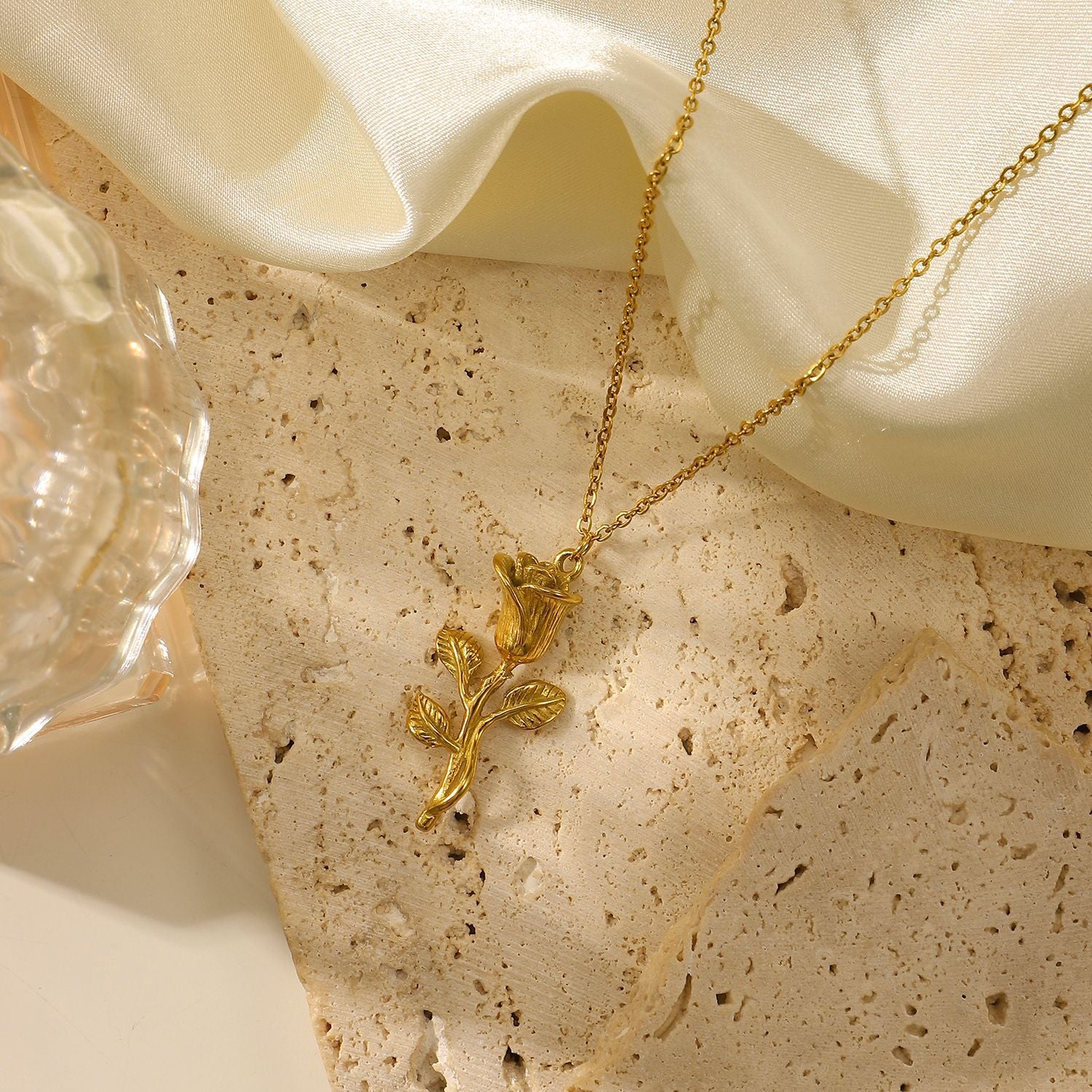 18K Gold Plated Three-dimensional Rose Pendant Necklace